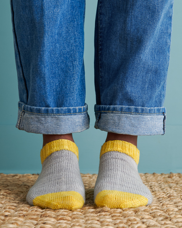 Easy Heel Colorblock Socks in Fine Print | Purl Soho